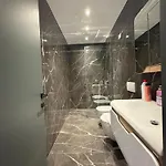 Blue Boutique 4 טיראנה