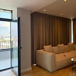 Blue Boutique 4 * טיראנה