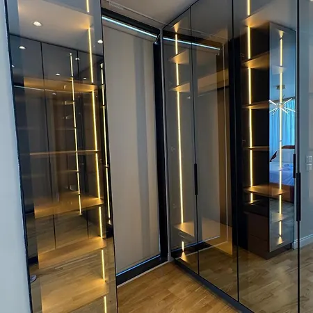 Blue Boutique 4 *