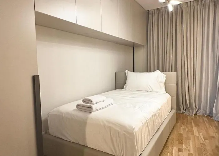 Blue Boutique 4 *