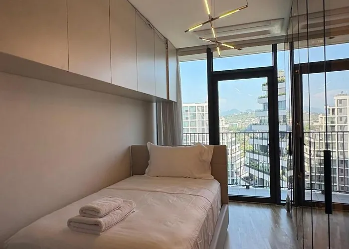 Blue Boutique 4 *